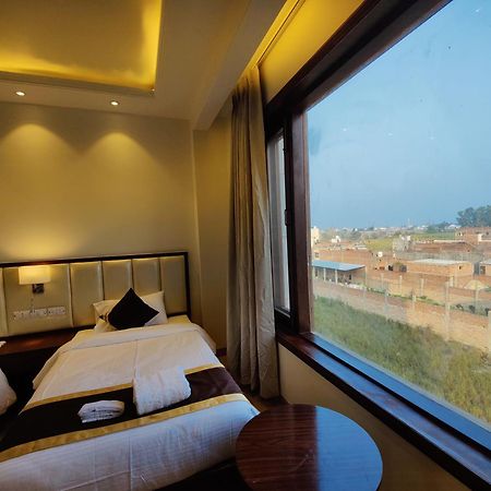 Mds Royal Resort Tulsipur Exteriör bild