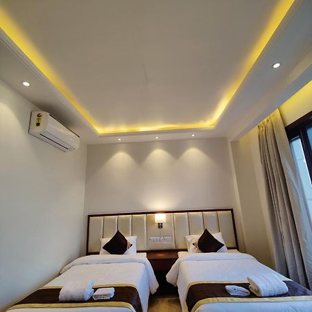 Mds Royal Resort Tulsipur Exteriör bild