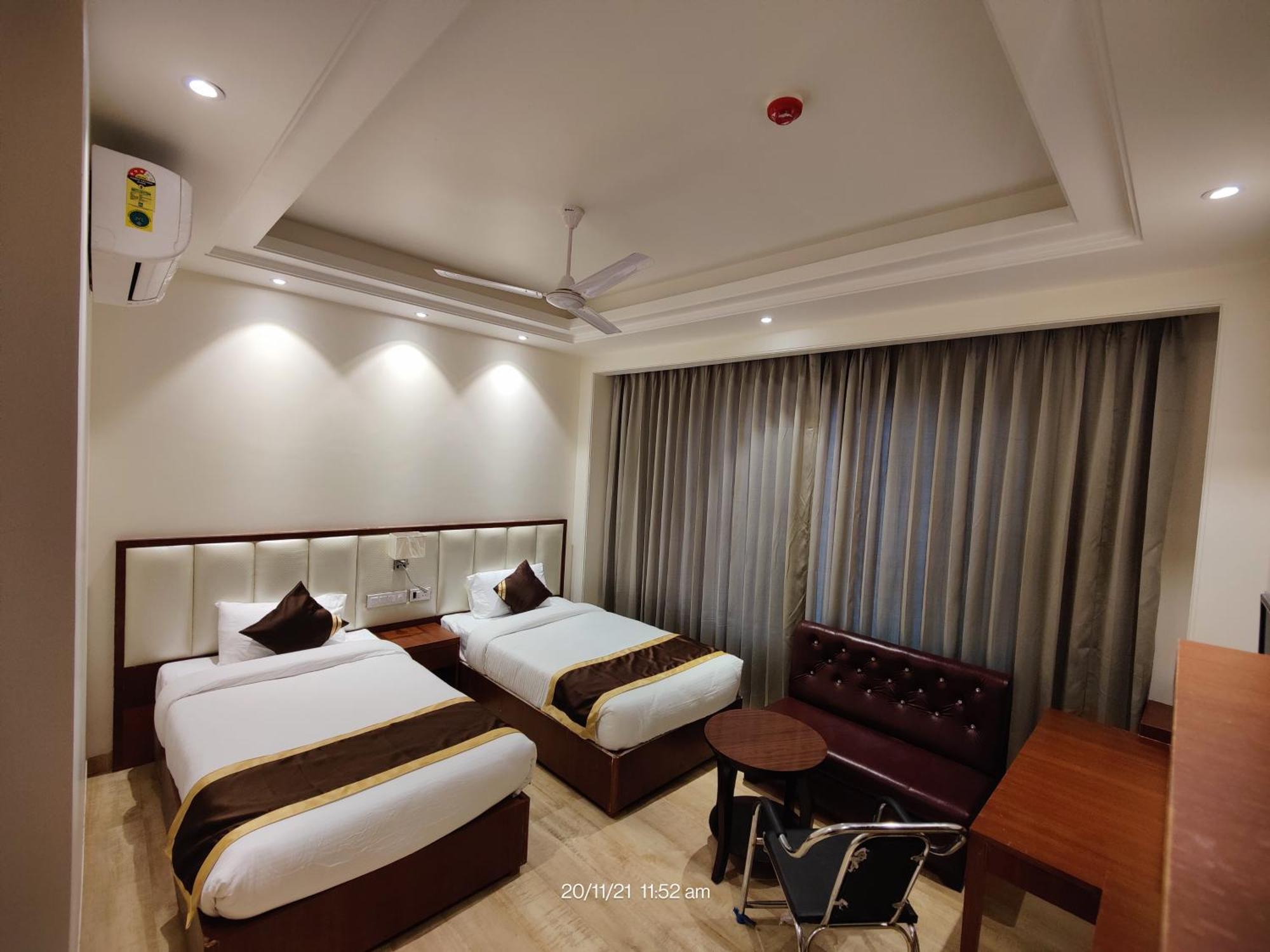 Mds Royal Resort Tulsipur Exteriör bild